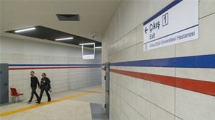 İzmir’de Dokuz Eylül Üniversitesi Hastanesi’ne kesintisiz yaya tüneli açıldı