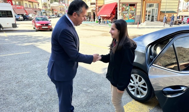 23 Nisan Ulusal Egemenlik ve Çocuk Bayramı'nda Kaymakam Koltuğunu Devretti