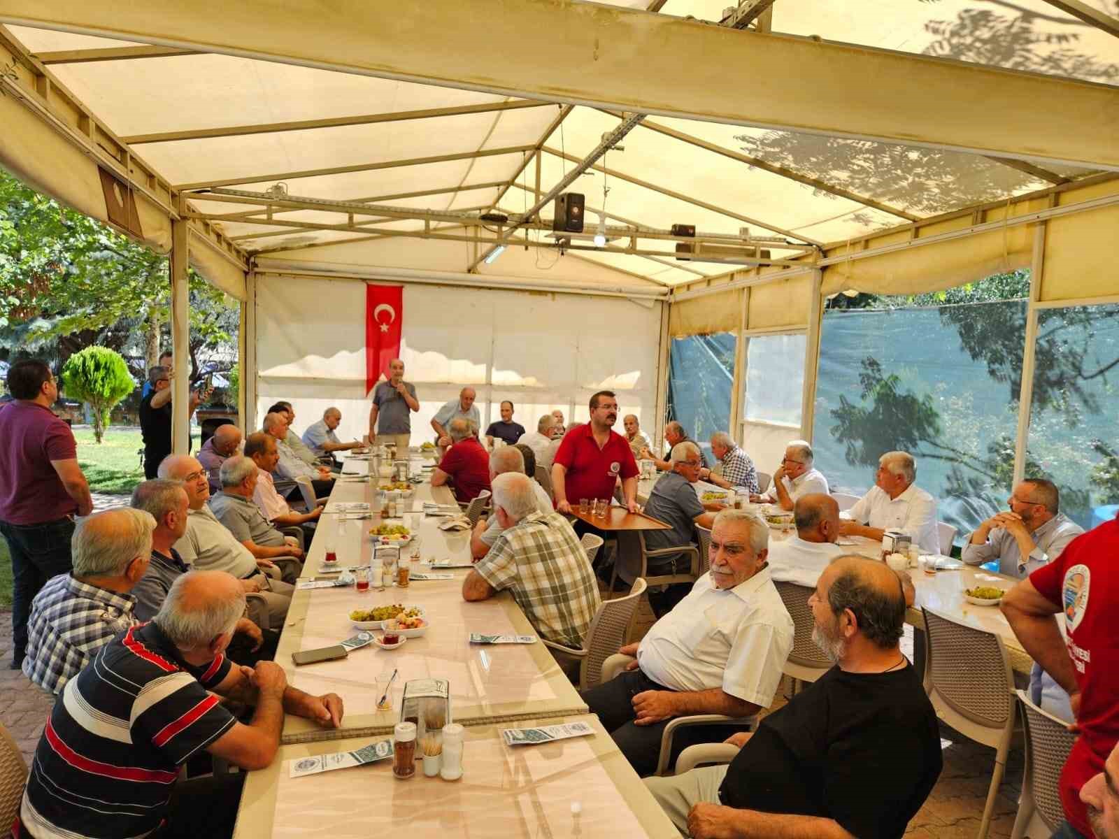 40 DARENDE LİSESİ MEZUNU YARIM ASIR SONRA BİR ARAYA GELDİ