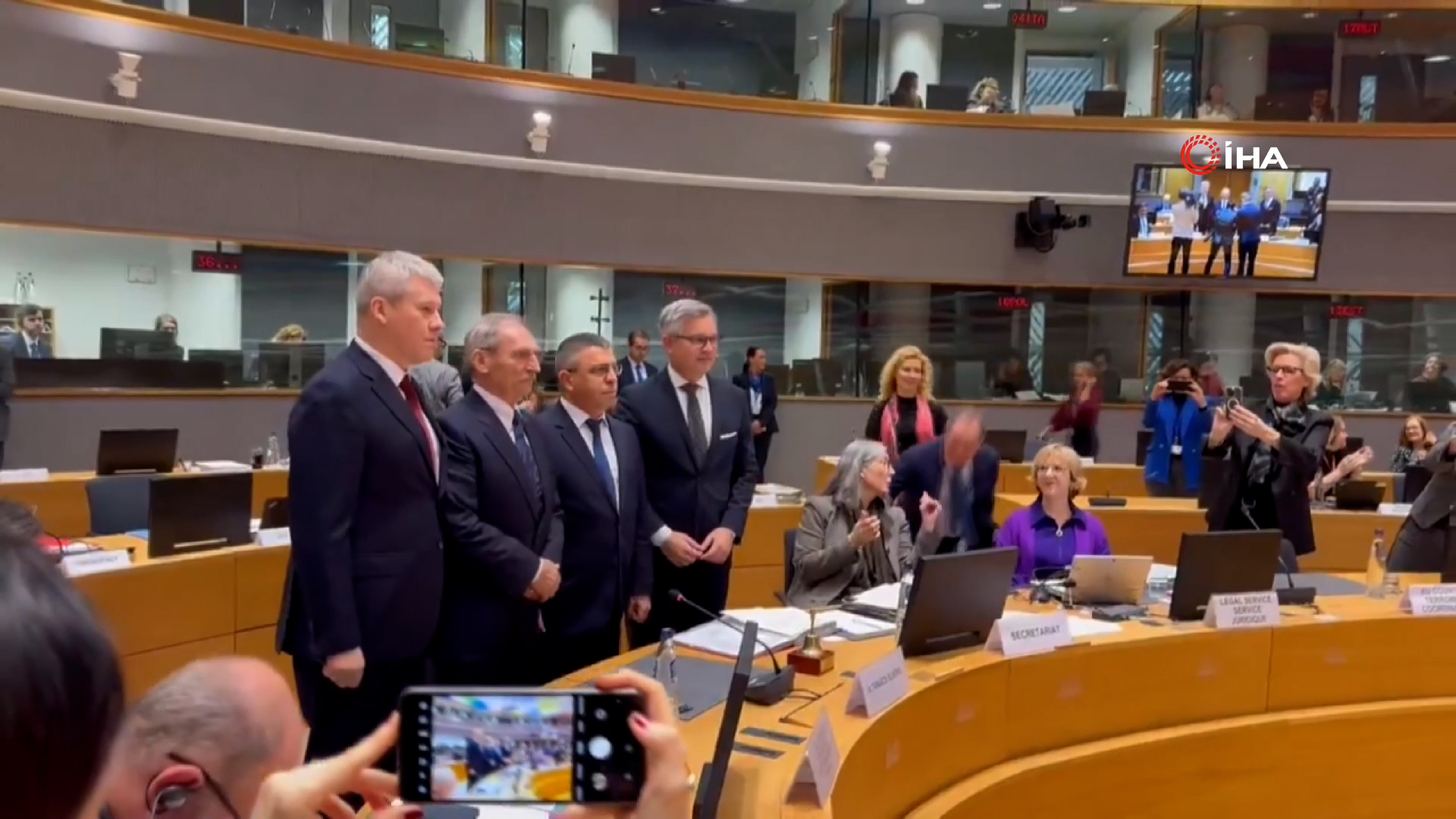 AB SCHENGEN BÖLGESİNE BULGARİSTAN VE ROMANYA'YI TAM ÜYE OLARAK KABUL ETTİ