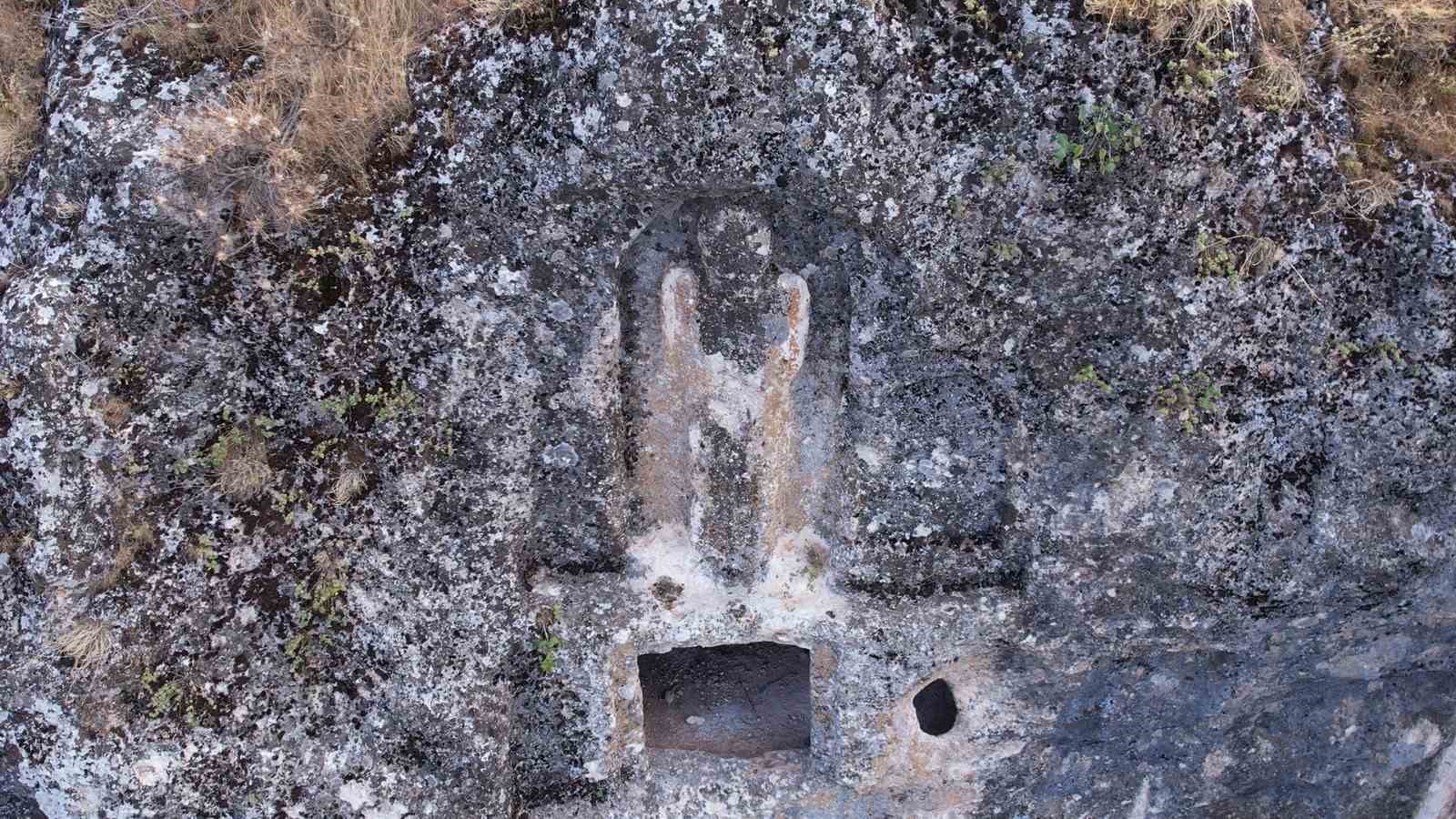 ADIYAMAN’DA 1700 YILLIK ROMA DÖNEMİ MEZARI BULUNDU