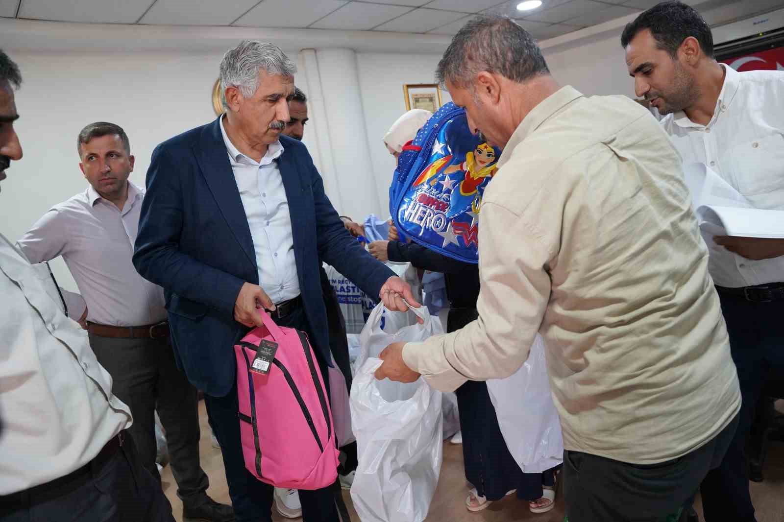 ADIYAMAN’DA BAŞARILI ÖĞRENCİLERE BÜYÜK DESTEK