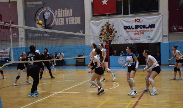 Afyon GSK Kadın Voleybol Takımı 2. Lige Yükseldi