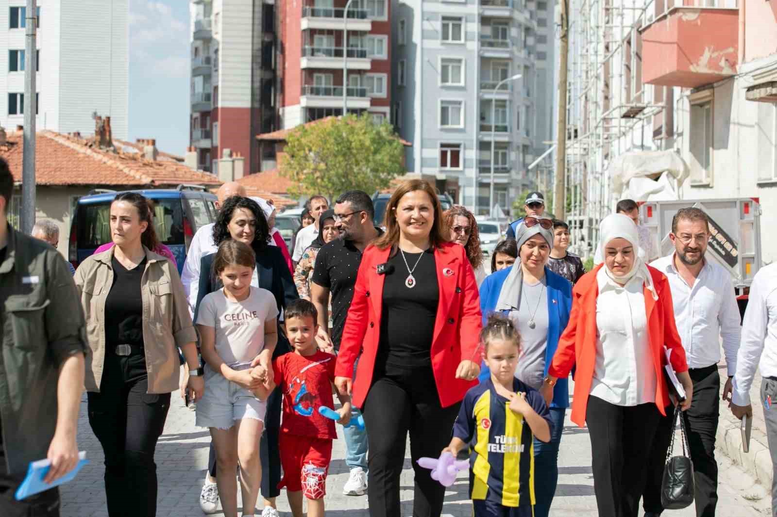 AFYONKARAHİSAR BELEDİYE BAŞKANI MAHALLEYE ZİYARET GERÇEKLEŞTİRDİ
