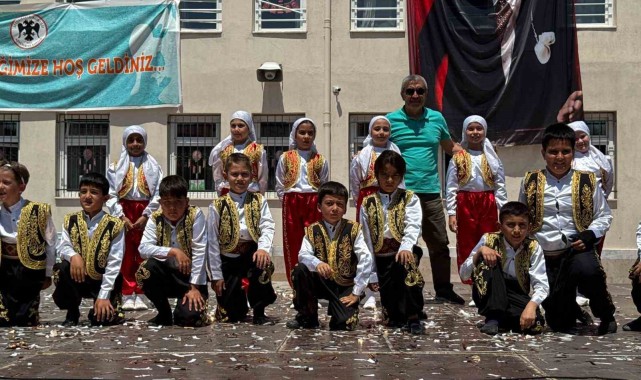 Afyonkarahisar'da Coşkulu Bahar Şenliği