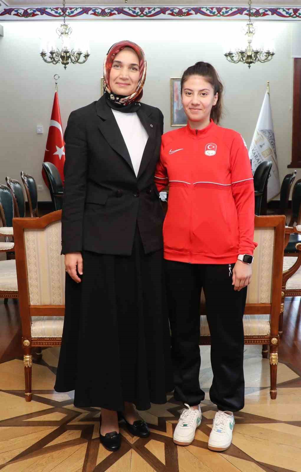 AFYONKARAHİSARLI MİLLİ TEKVANDOCU MERYEM BETÜL ÇAVDAR PARİS 2024 PARALİMPİK OYUNLARI’NDA BRONZ MADALYA KAZANDI