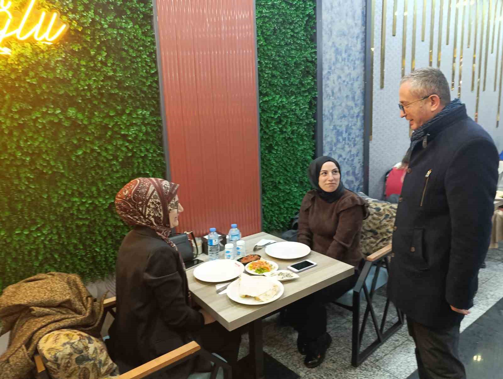 AĞRI'NIN HAMUR İLÇESİNDE ADAY ÖĞRETMENLER İÇİN TANIŞMA YEMEĞİ DÜZENLENDİ