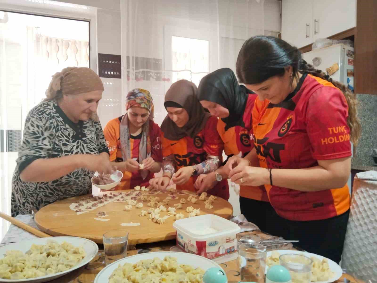 AHISKA TÜRKLERİ HONAZ'DA YÜZYILLIK GELENEĞİ YAŞATIYOR