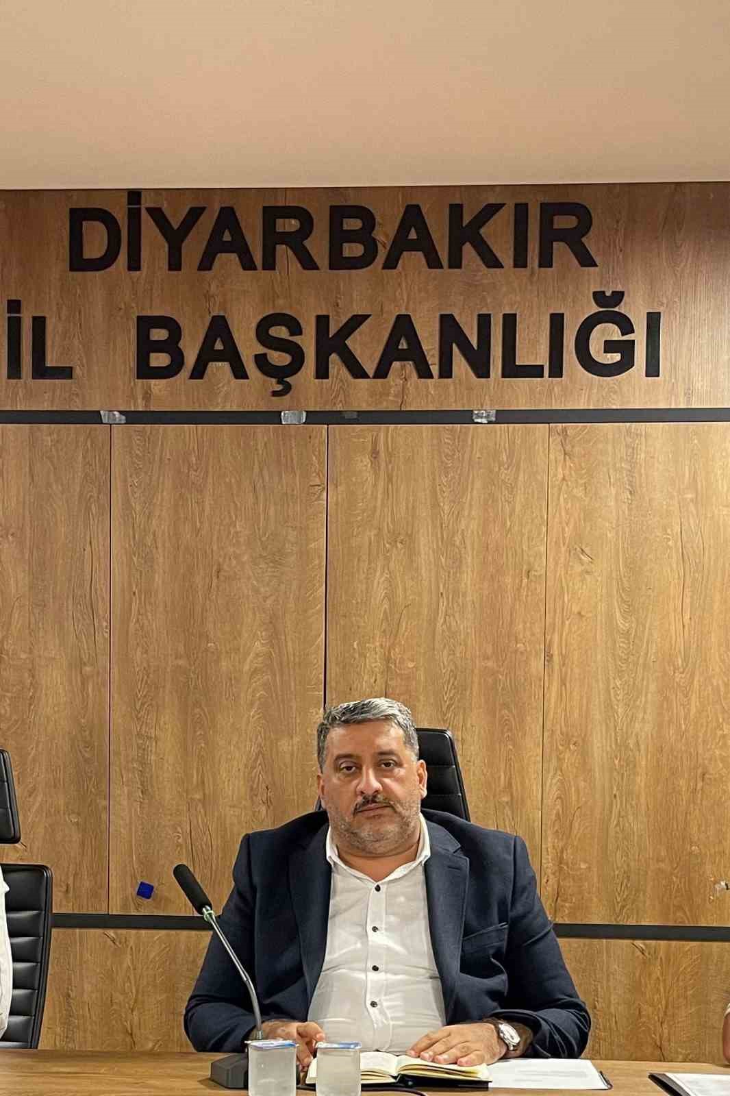 AK PARTİ DİYARBAKIR İL BAŞKANI MEHMET RAŞİT OCAK, GAFFAR OKKAN SPOR KOMPLEKSİ'NİN İSMİNİN DEĞİŞTİRİLMESİNE TEPKİ GÖSTERDİ