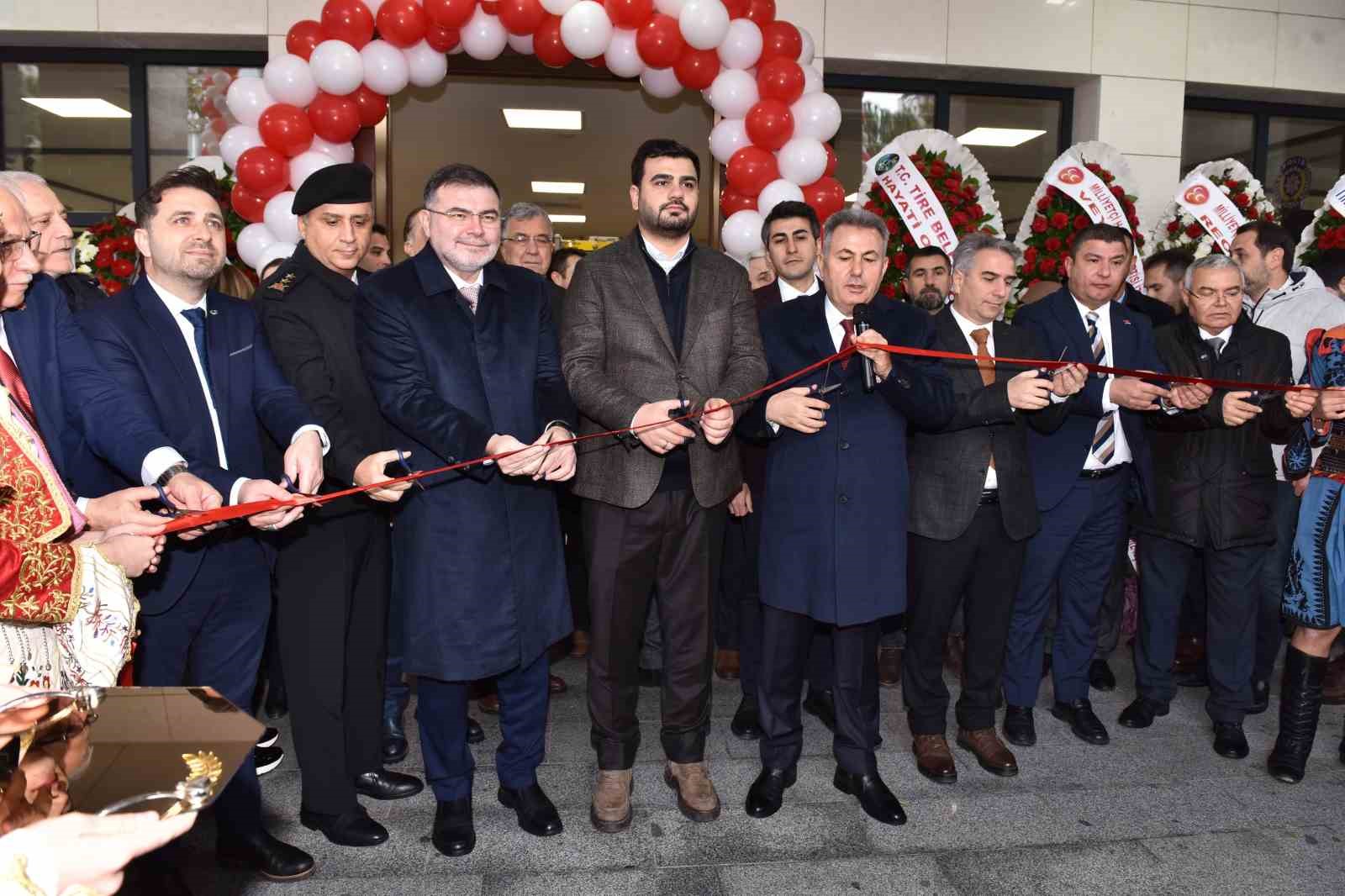 AK PARTİ İZMİR İL BAŞKANI TİRE'DE VATANDAŞLARLA BULUŞTU