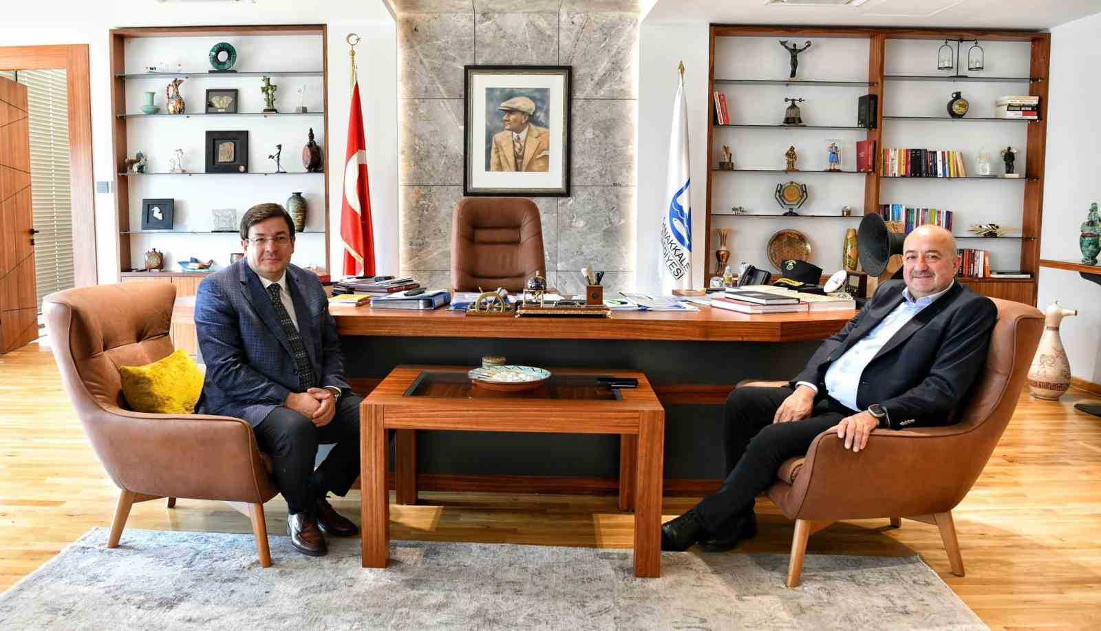 AK PARTİ MİLLETVEKİLİ AYHAN GİDER, ÇANAKKALE BELEDİYE BAŞKANI MUHARREM ERKEK’İ ZİYARET ETTİ