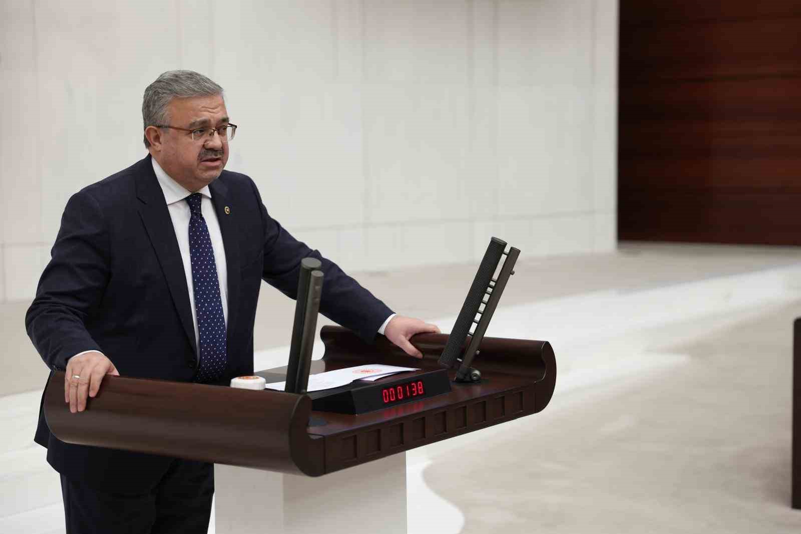 AK PARTİ MİLLETVEKİLİ: GAZETECİ OLMAK SUÇ İŞLEMEYİ MEŞRU KILMAZ