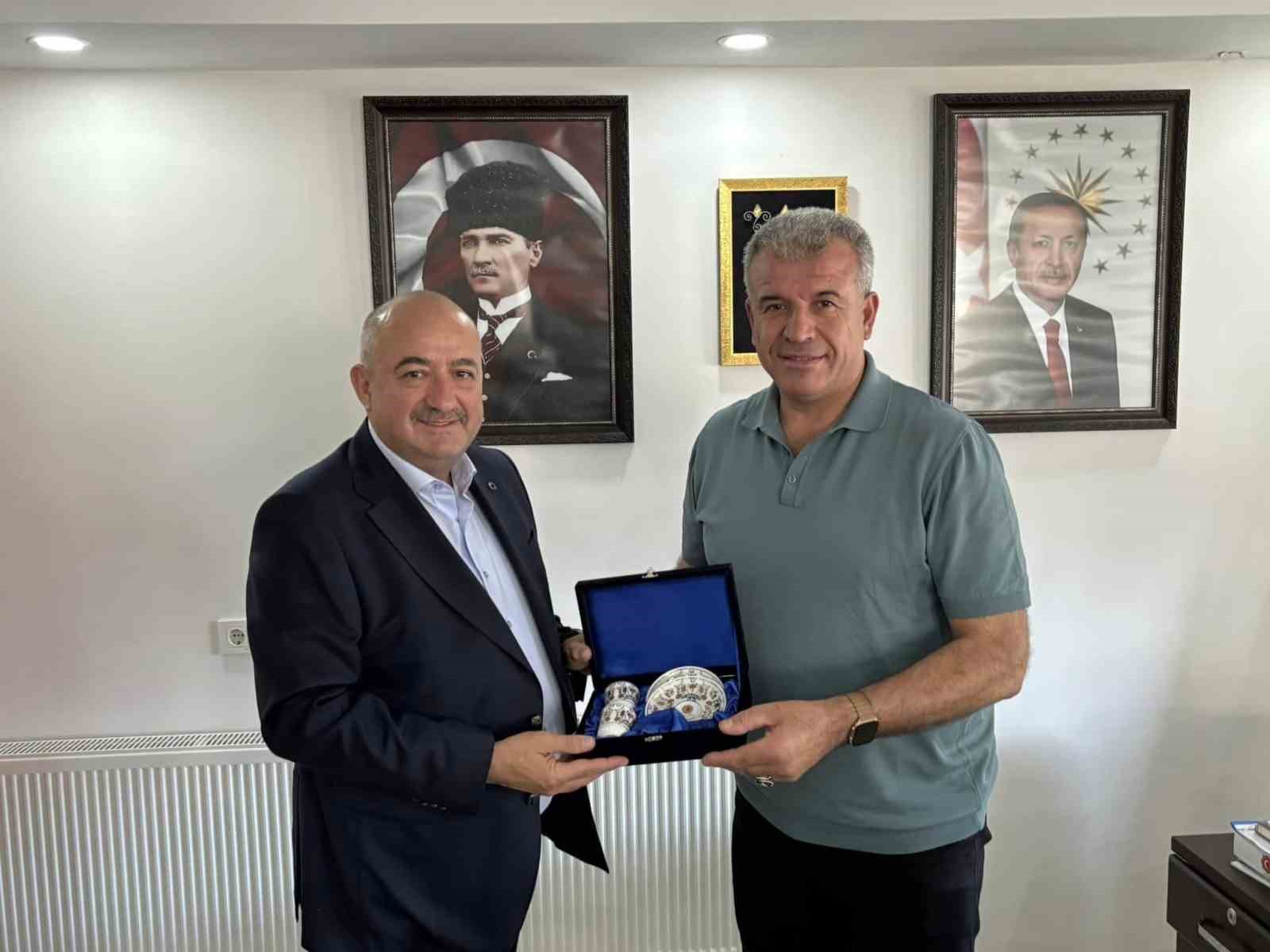 AK PARTİ MİLLETVEKİLİ KARABİGA BELEDİYE BAŞKANINI ZİYARET ETTİ