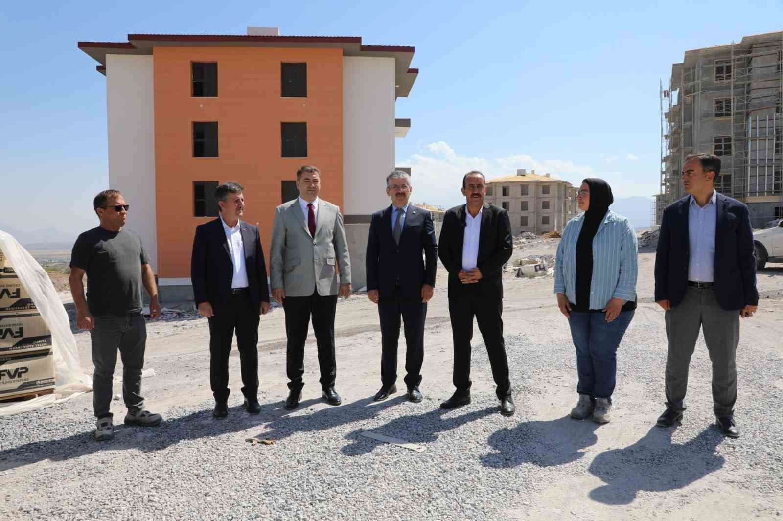 AK PARTİ MİLLETVEKİLİ ŞABAN ÇOPUROĞLU İNŞAAT ALANLARINI İNCELEDİ