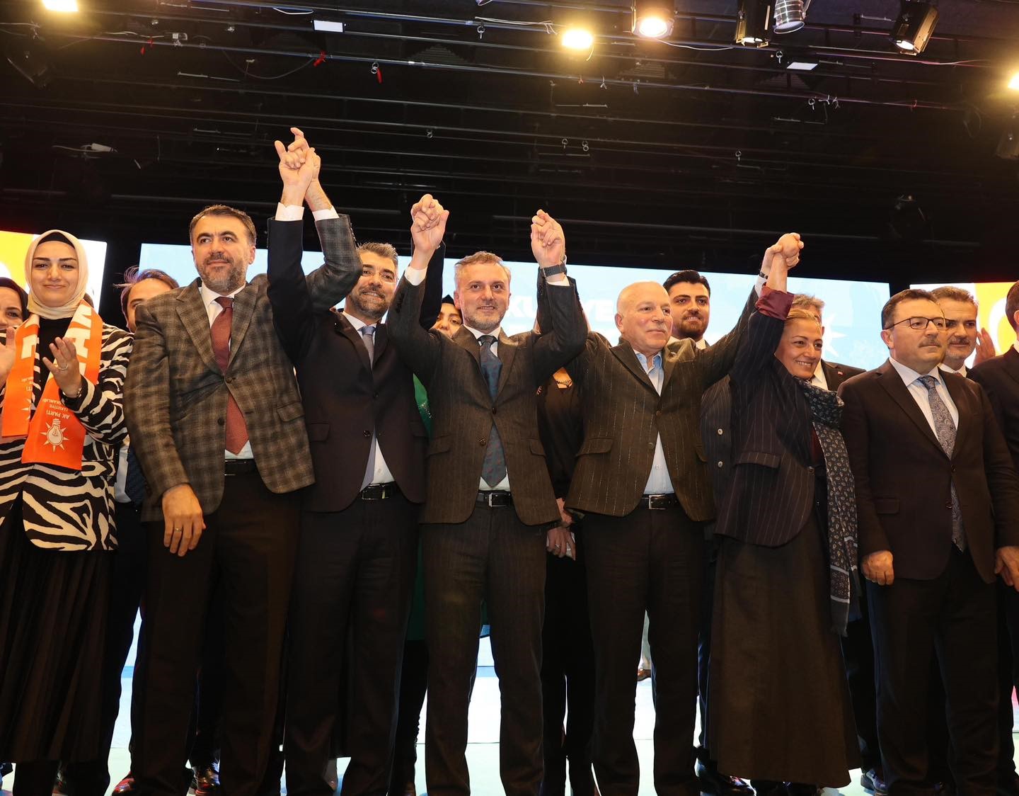 AK PARTİ YAKUTİYE 6. OLAĞAN İLÇE KONGRESİNDE FERİT YILDIZ İLÇE BAŞKANLIĞINA GETİRİLDİ