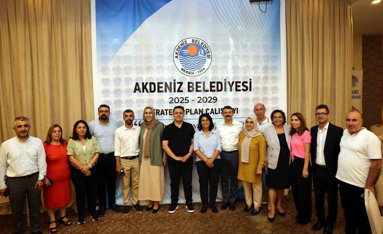 AKDENİZ BELEDİYESİ 2025-2029 DÖNEMİ STRATEJİK PLAN ÇALIŞTAYI GERÇEKLEŞTİRİLDİ