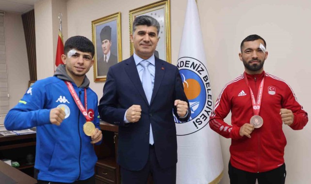 Akdeniz Belediyesi Spor Kulübü Boksörleri Şampiyonadan Madalya ile Döndü