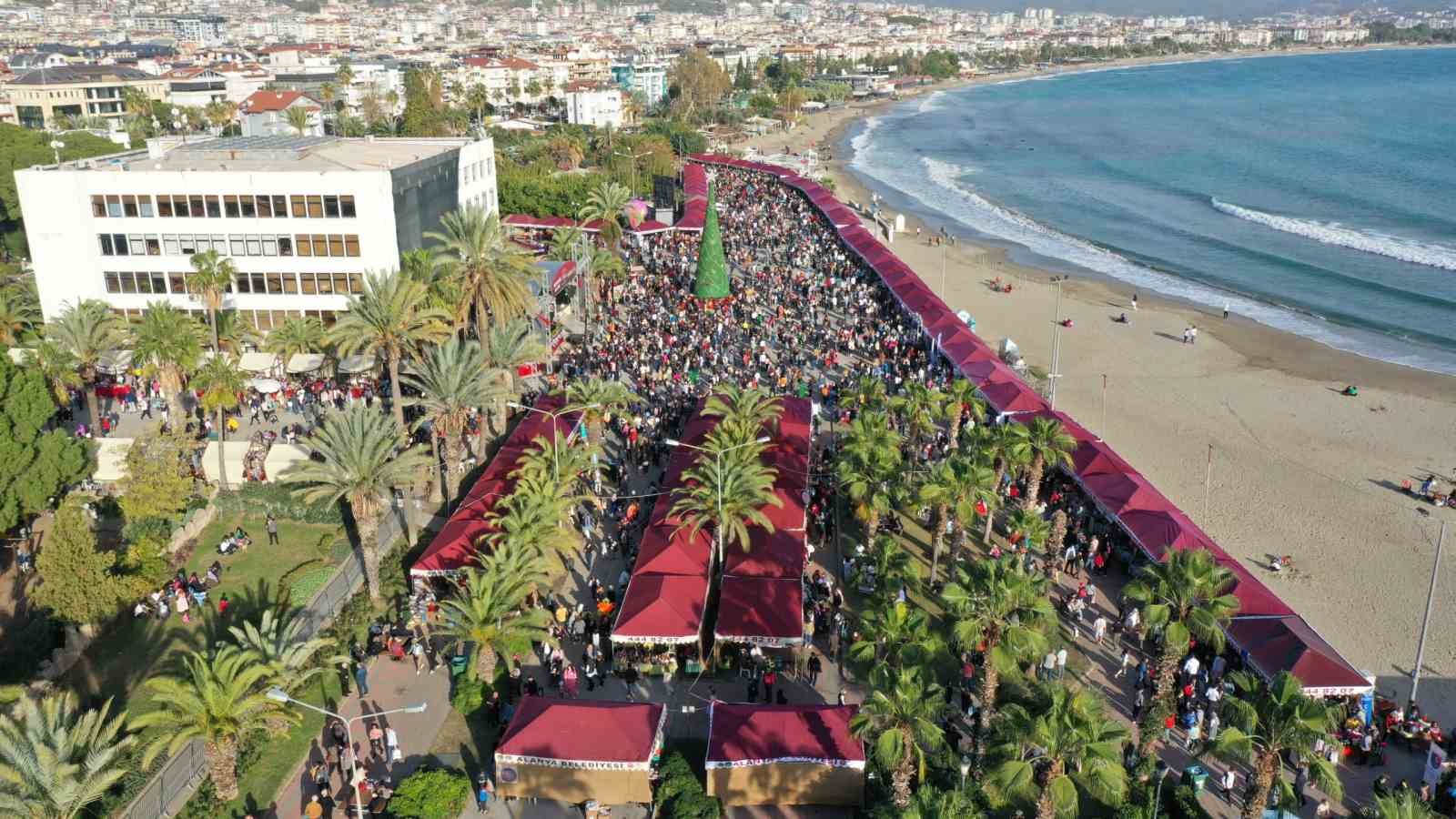 ALANYA BELEDİYESİ, ULUSLARARASI NOEL PAZARINI DÜZENLİYOR