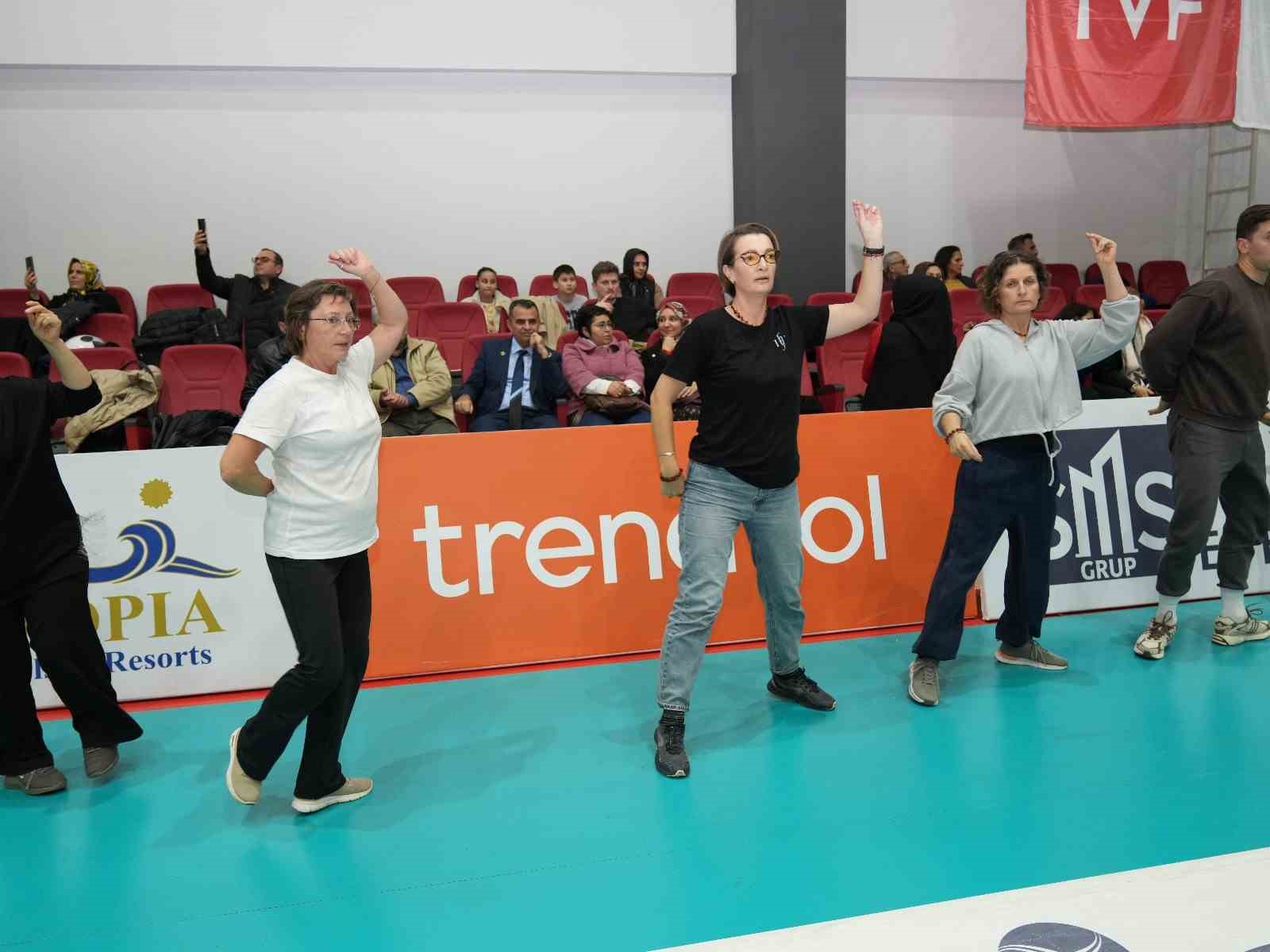ALANYA VE EGE YÖRESİ ZEYBEK KURSLARI BÜYÜK İLGİ GÖRDÜ