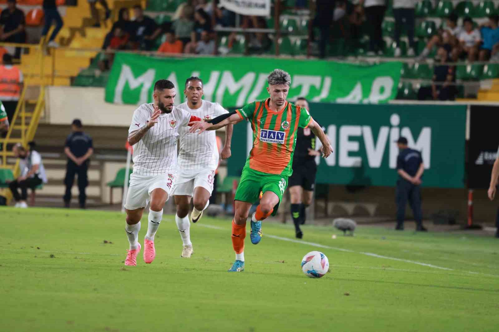 ALANYASPOR VE HATAYSPOR BERABERE KALDI