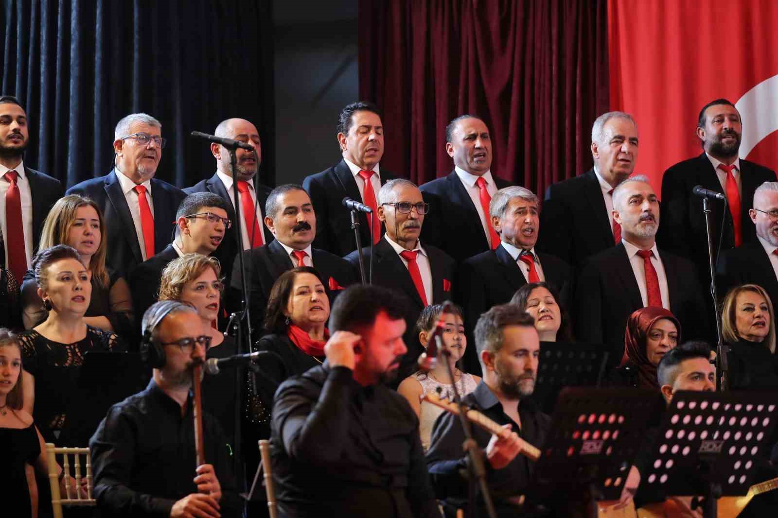 ALİAĞA BELEDİYESİ SANATEVİ TÜRK HALK MÜZİĞİ KOROSU KONSERİ