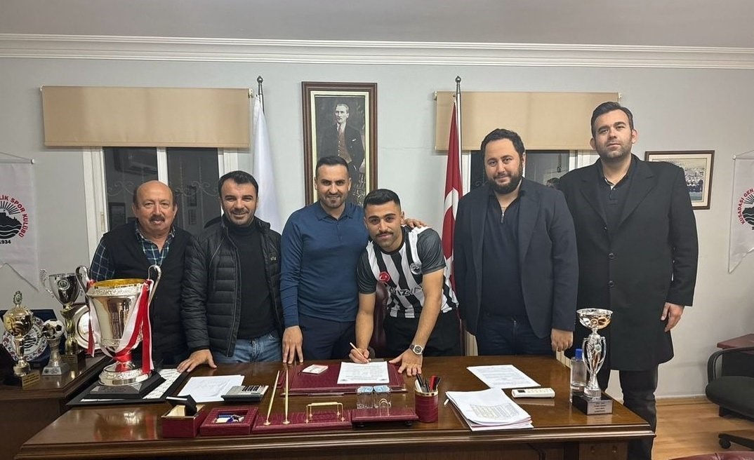 ALİAĞA FK MALİK KARAAHMET İLE ANLAŞTI