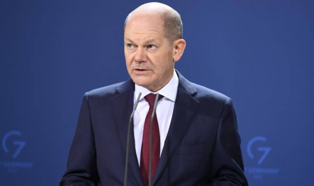 Almanya Başbakanı Olaf Scholz, PKK Lideri Öcalan'ın Silah Bırakma Çağrısını Memnuniyetle Karşıladı