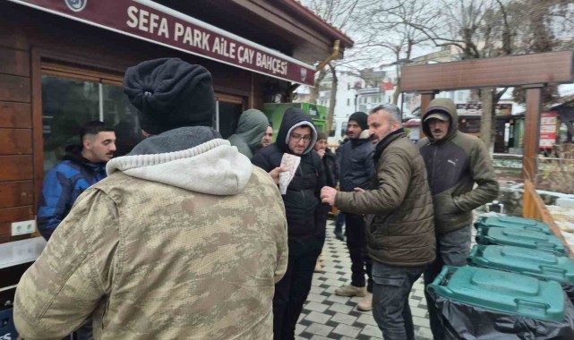 Amasra Belediye Başkanı Personeline Sucuk Ekmek İkram Etti