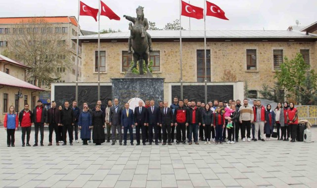 Anıtsal Açılış Töreniyle Gençlik Haftası Başladı