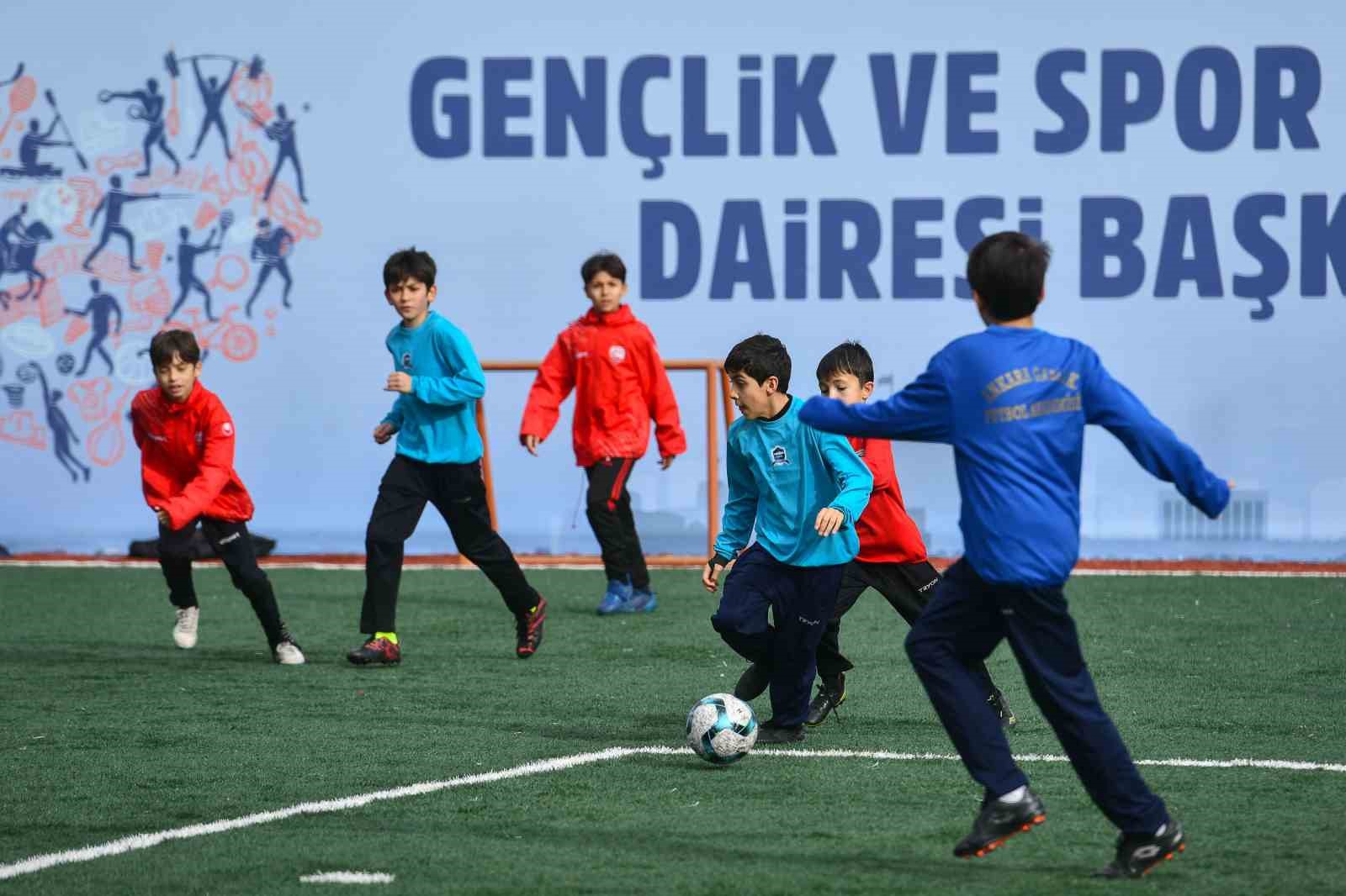 ANKARA BÜYÜKŞEHİR BELEDİYESİ GENÇ SPORCULARA DESTEK VERMEYE DEVAM EDİYOR