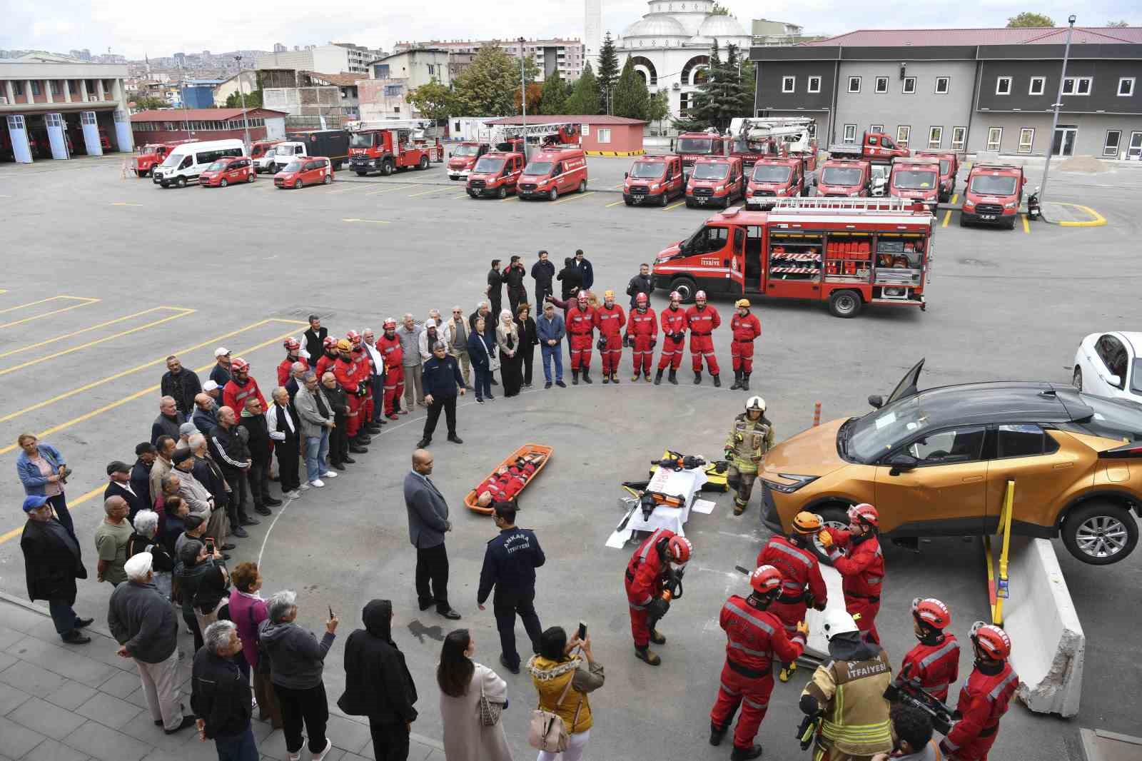 ANKARA İTFAİYESİ MERKEZ İSTASYONU'NDA İTFAİYE HAFTASI VE DÜNYA YAŞLILAR GÜNÜ PROGRAMI