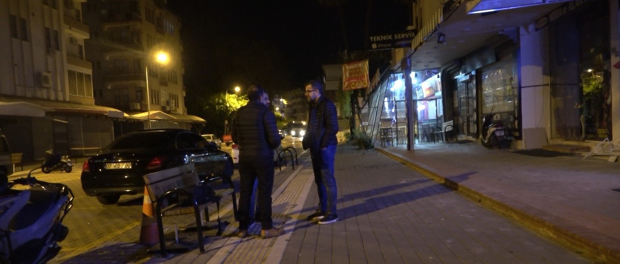 ANTALYA'DA YAŞANAN 4.8 BÜYÜKLÜĞÜNDEKİ DEPREMDE VATANDAŞLARIN YAŞADIĞI KORKU
