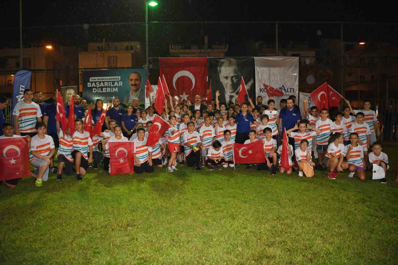 ANTALYA'DA YAZ SPOR KURSLARI SERTİFİKA TÖRENİ GERÇEKLEŞTİ