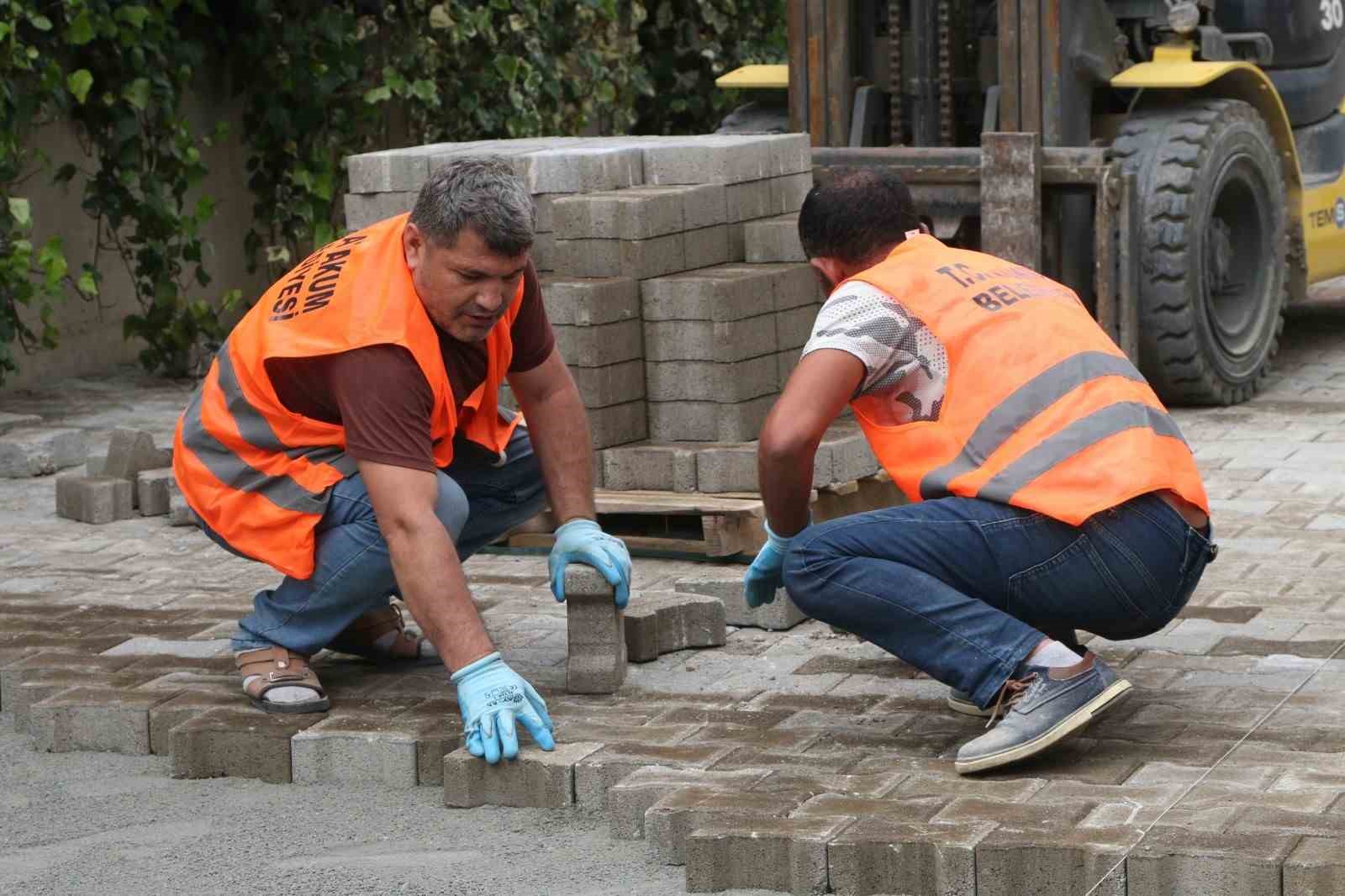 ATAKUM BELEDİYESİ TAŞ VE PARKE TESİSİ'NDEN GÜNLÜK 800 METREKARE TAŞ ÜRETİLDİ