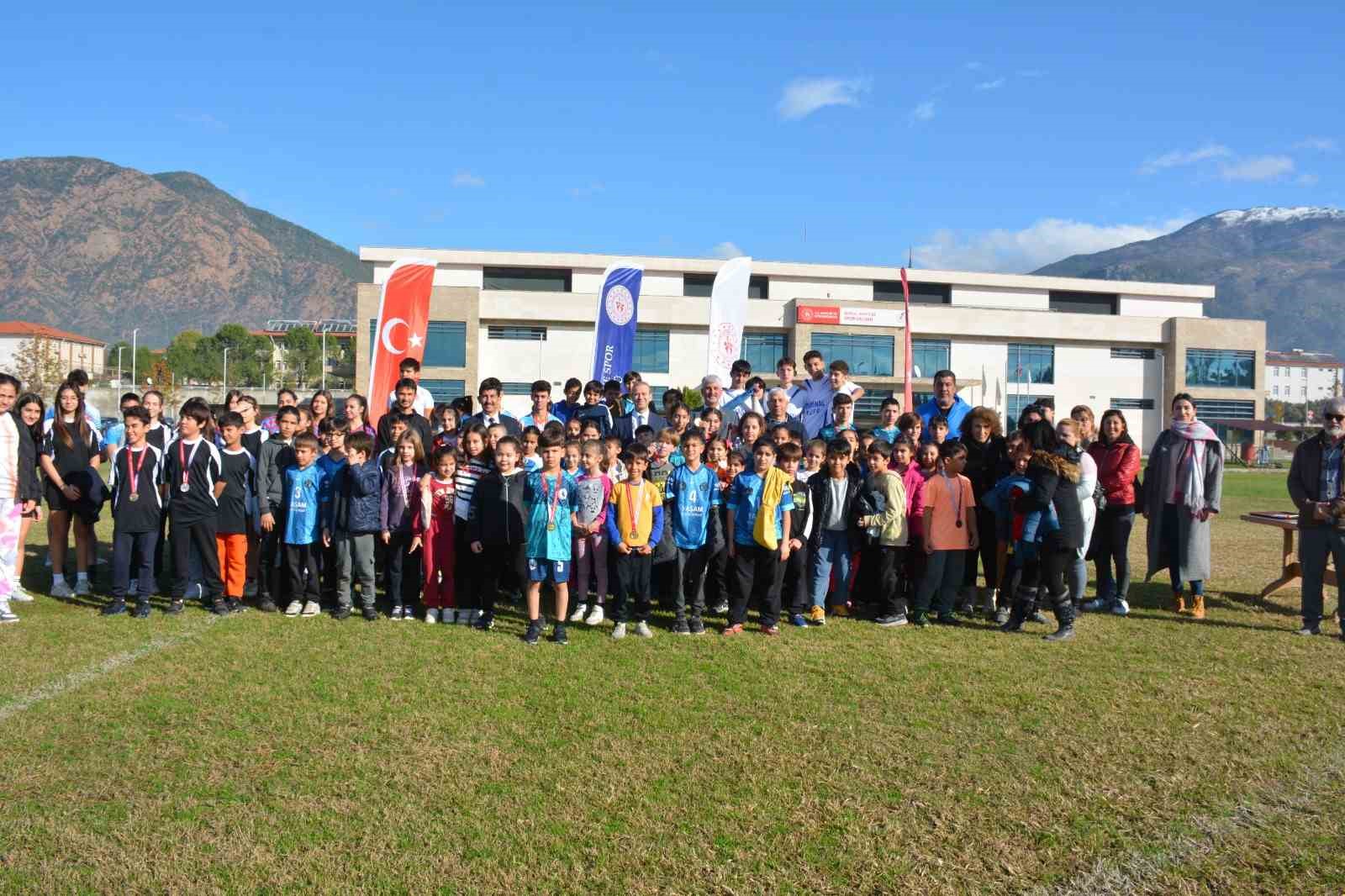 ATATÜRK YOL KOŞUSU YARIŞMALARI KÖYCEĞİZ’DE YAPILDI