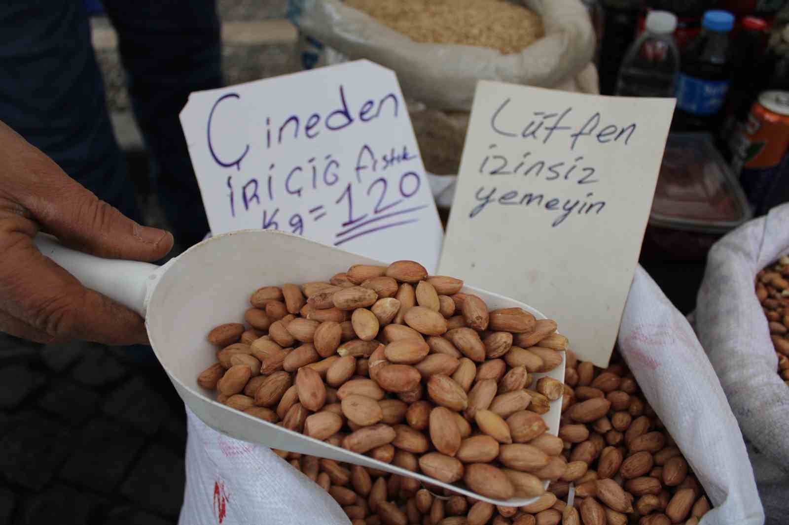 AYDIN PAZARLARINDA DİKKAT ÇEKEN ETİKETLER