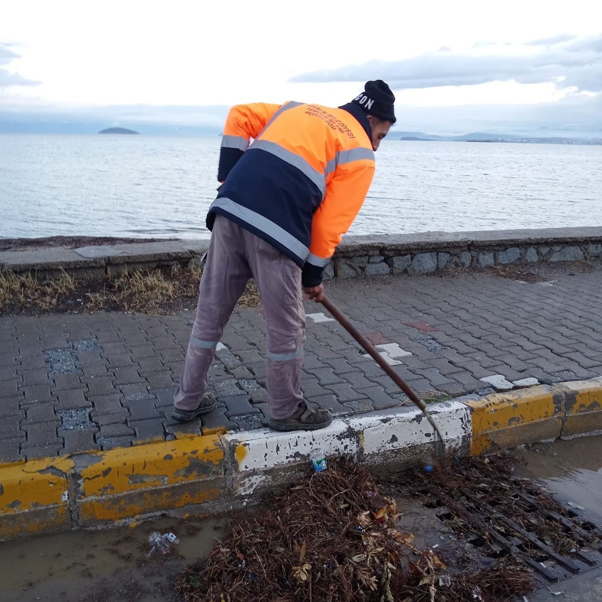 AYVALIK BELEDİYESİ YAĞMUR HAZIRLIKLARINI TAMAMLADI