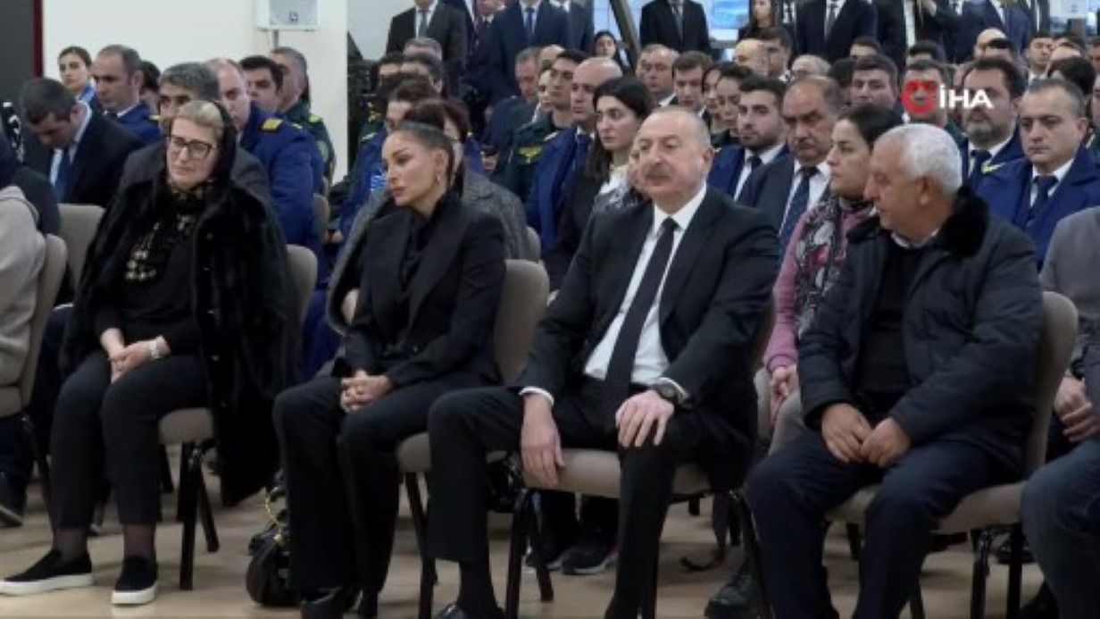 AZERBAYCAN HAVA YOLLARI'NA AİT UÇAK DÜŞTÜ