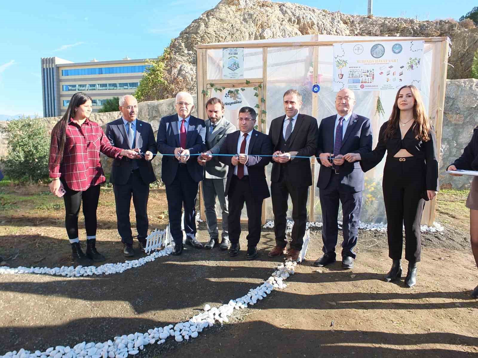 BALIKESİR ÜNİVERSİTESİ ÖĞRENCİLERİNDEN TOPLUMSAL SORUMLULUK PROJELERİ
