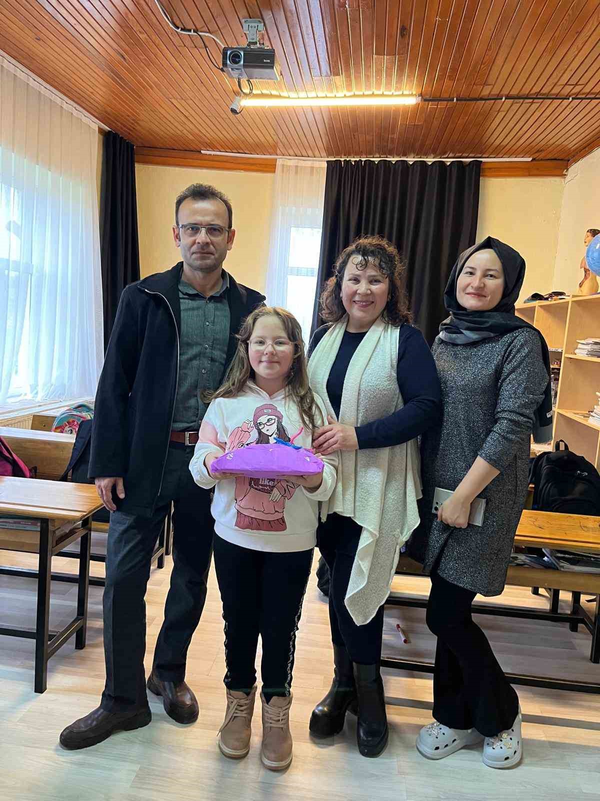 BALYA YENİKAVAK İLKOKULUNDAN İNCİ BAYRAM TÜRKİYE İKİNCİSİ OLDU