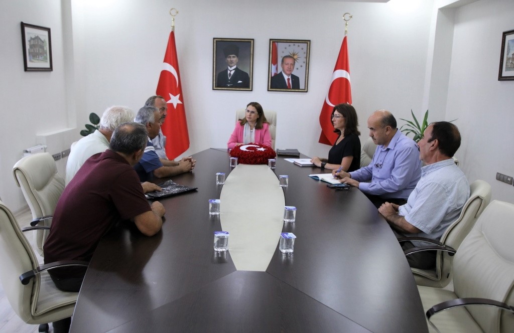 BARTIN VALİSİ NURTAÇ ARSLAN VATANDAŞLARIN DERTLERİNİ DİNLEDİ