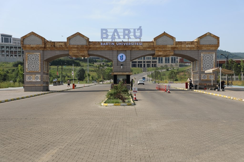 BARÜ YKS-2024 SONUÇLARI AÇIKLANDI: KONTENJANLAR DOLU, BAŞARILAR YÜKSELDİ