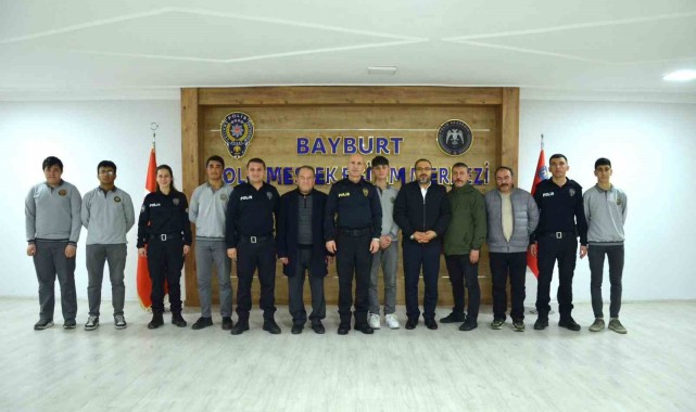 Bayburt Anadolu İmam Hatip Lisesi Öğrencileri Polis Meslek Eğitim Merkezini Ziyaret Etti