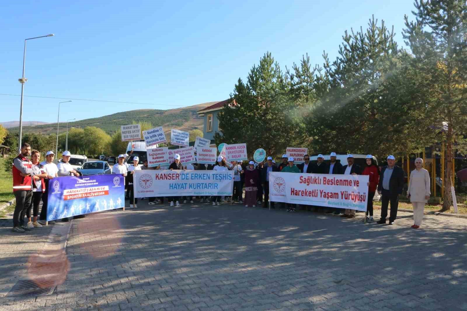 BAYBURT'TA SAĞLIKLI YAŞAMA DİKKAT ÇEKEN YÜRÜYÜŞ GERÇEKLEŞTİRİLDİ