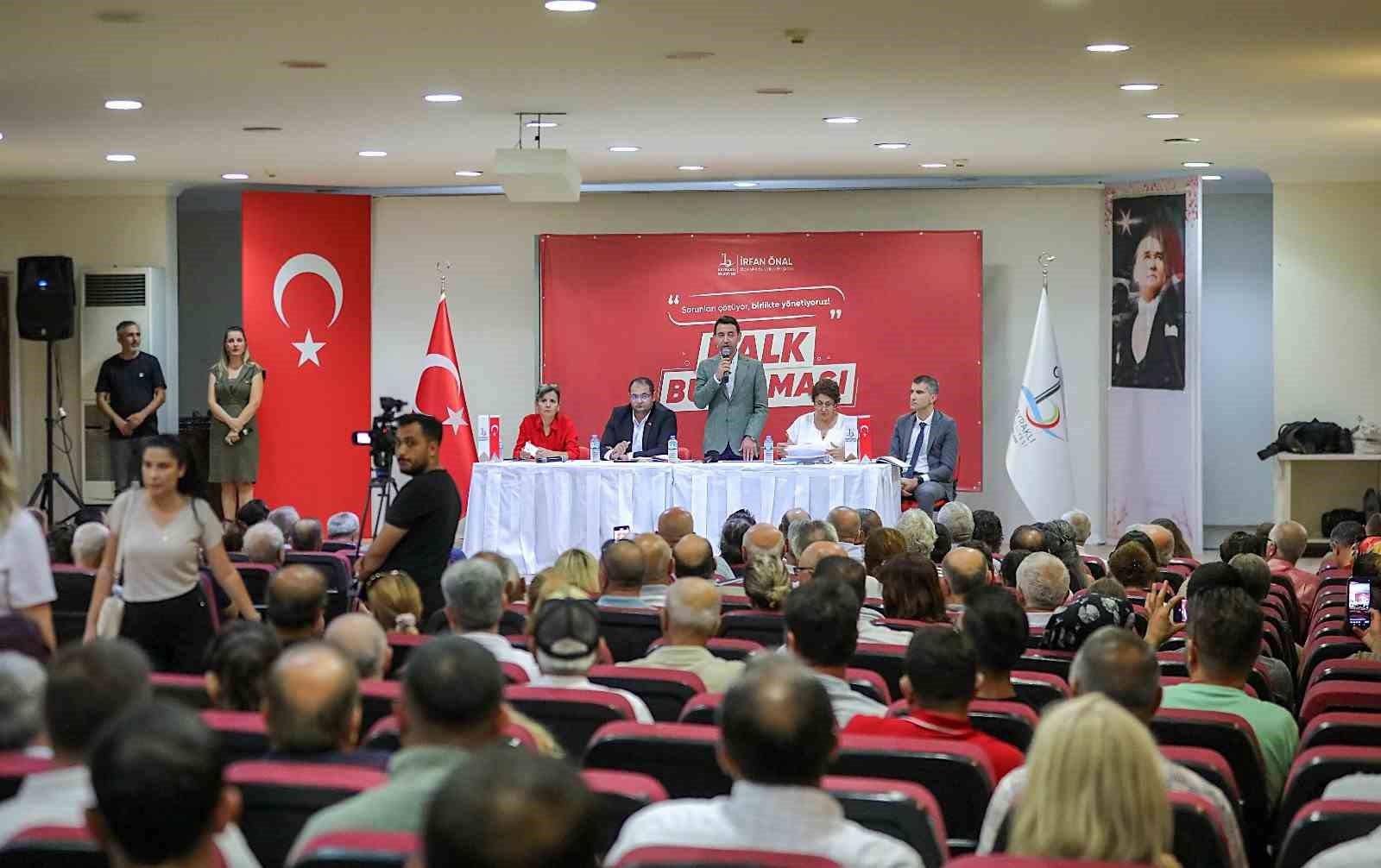 BAYRAKLI BELEDİYE BAŞKANI İRFAN ÖNAL HALK BULUŞMALARIYLA VATANDAŞLARIN GÖRÜŞLERİNİ ALIYOR