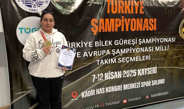 Berrak Dilay Top: Türkiye Bilek Güreşi Şampiyonu