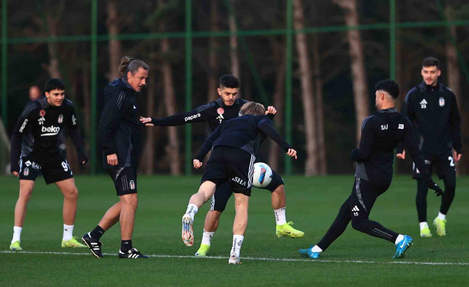 BEŞİKTAŞ, FENERBAHÇE MAÇI HAZIRLIKLARINI TAMAMLADI