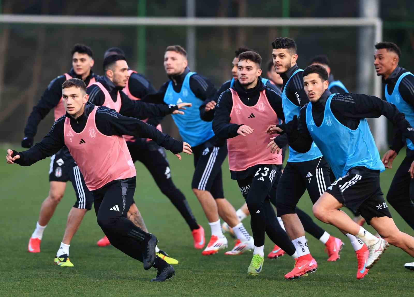 BEŞİKTAŞ, SAMSUNSPOR MAÇI ÖNCESİ SON ANTRENMANI TAMAMLADI