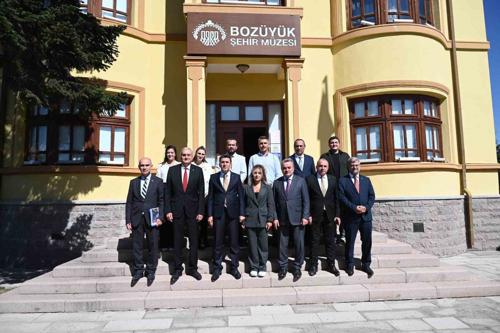 BİLECİK VALİSİ ŞEFİK AYGÖL BOZÜYÜK ŞEHİR MÜZESİ'Nİ ZİYARET ETTİ