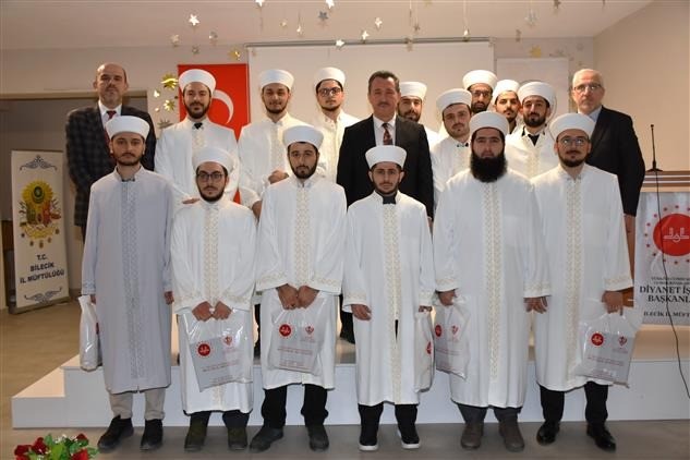 BİLECİK'E ATANAN DİN GÖREVLİLERİ CÜBBE SARIK GİYME TÖRENİNDE GURUR DOLU ANLAR YAŞADI